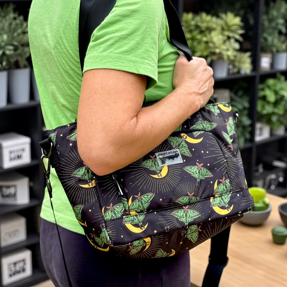Venom Grove Medium Venture Tote