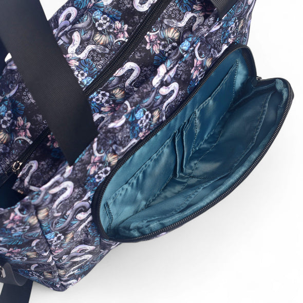 Venom Grove Medium Venture Tote